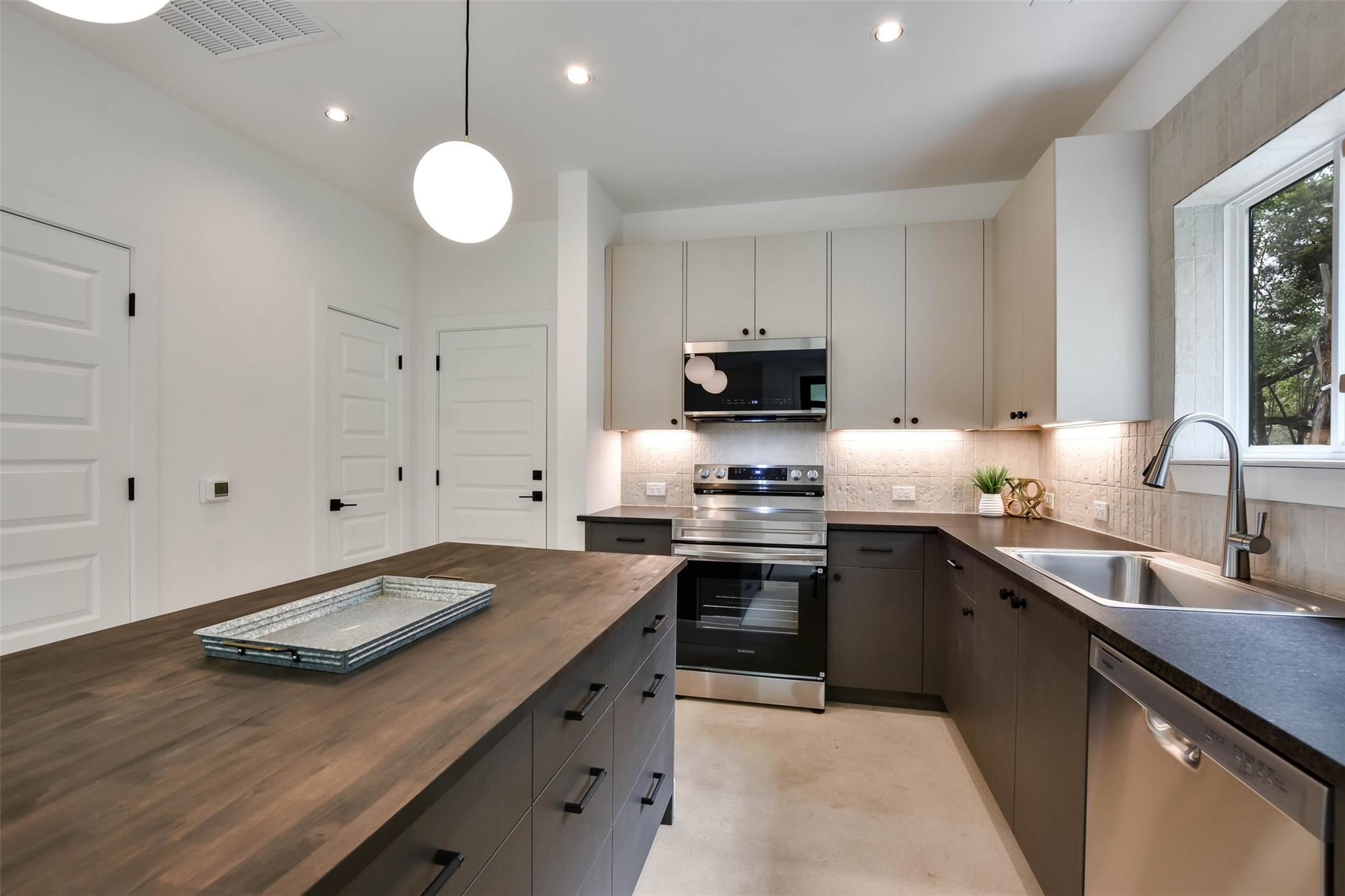 10918 Ridgeway St, Leander, TX 78645