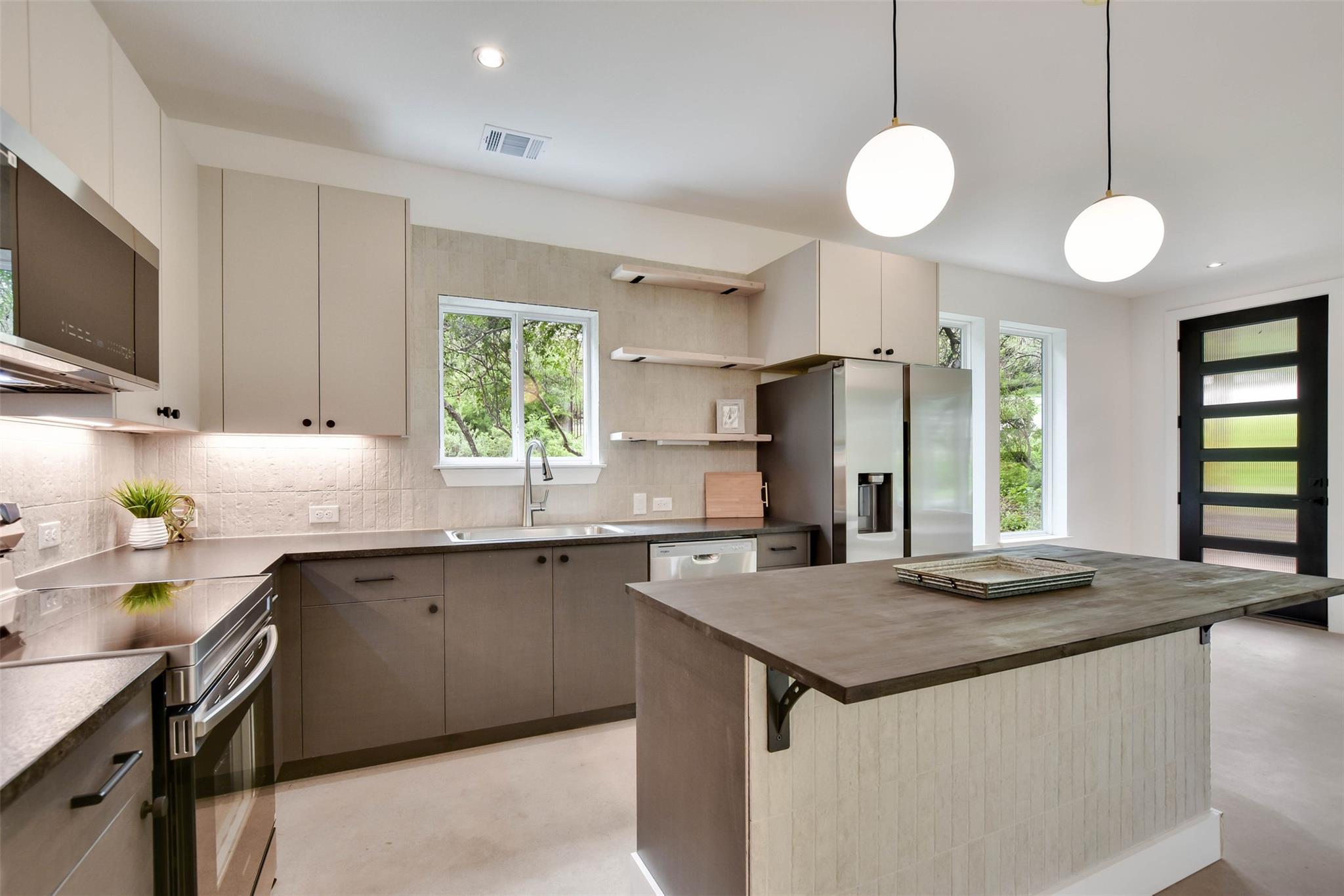 10918 Ridgeway St, Leander, TX 78645