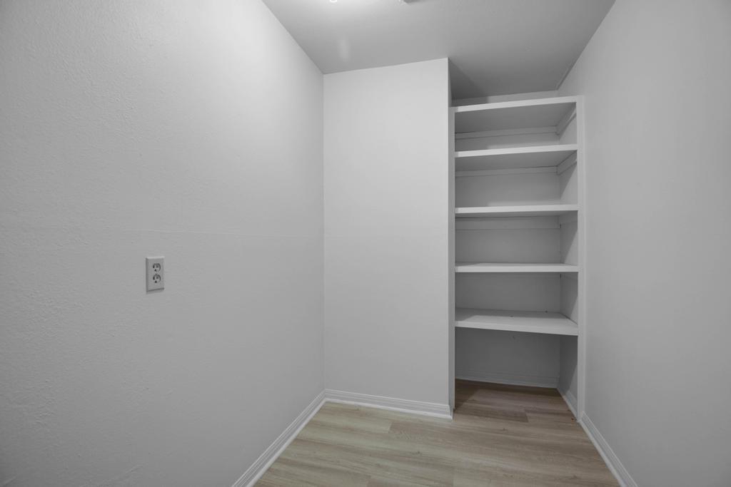 9427 Braeburn Gln, Austin, TX 78729