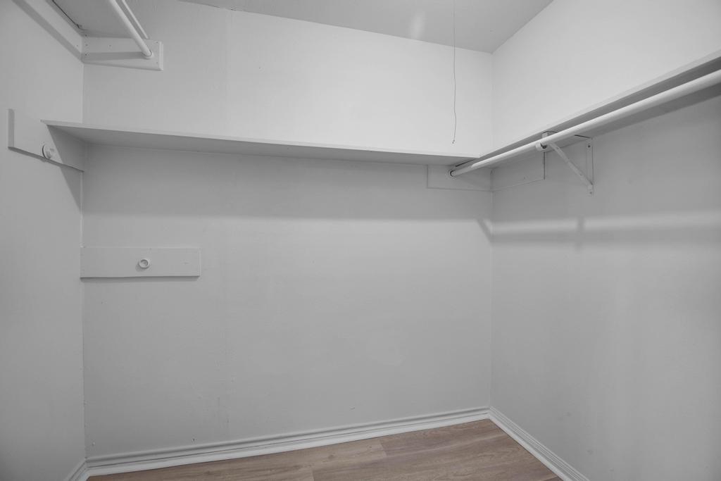 9427 Braeburn Gln, Austin, TX 78729