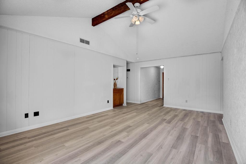 9427 Braeburn Gln, Austin, TX 78729