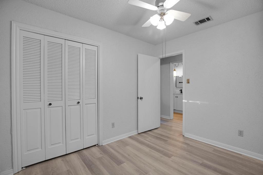 9427 Braeburn Gln, Austin, TX 78729