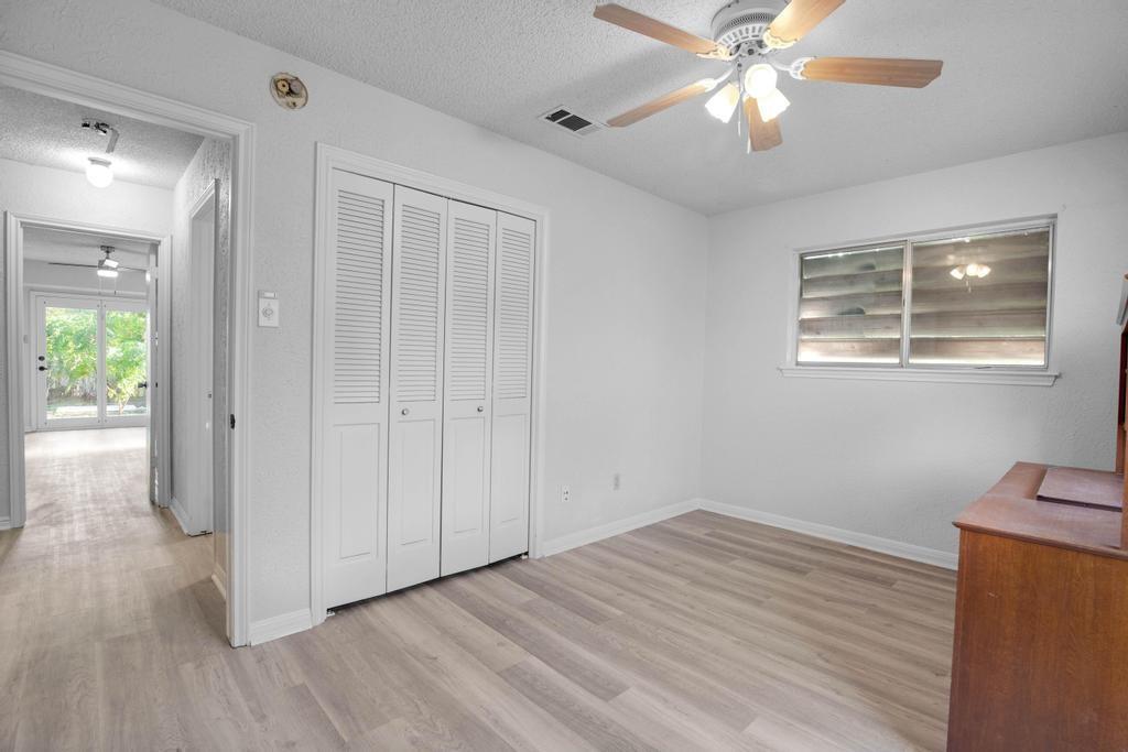 9427 Braeburn Gln, Austin, TX 78729