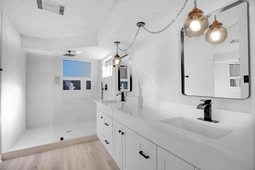 9427 Braeburn Gln, Austin, TX 78729