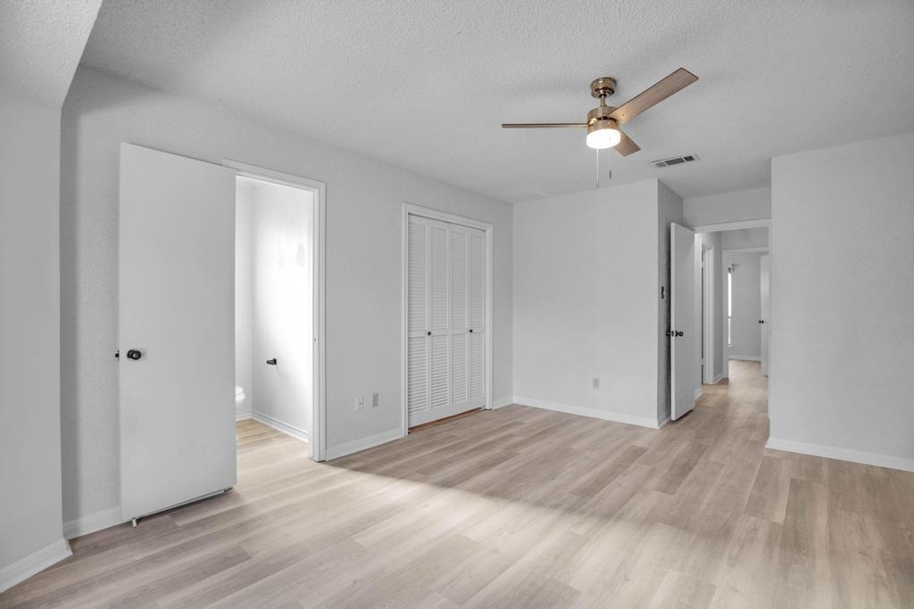 9427 Braeburn Gln, Austin, TX 78729