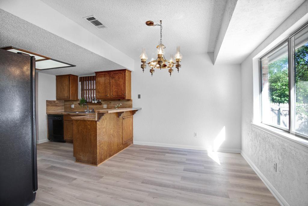 9427 Braeburn Gln, Austin, TX 78729