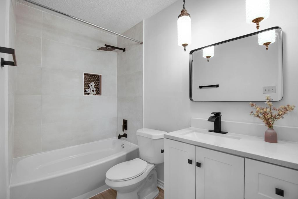 9427 Braeburn Gln, Austin, TX 78729