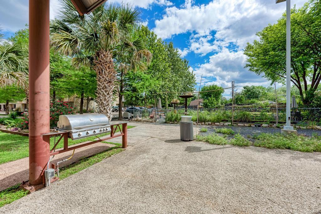 2401 E 6th St # 3046, Austin, TX 78702
