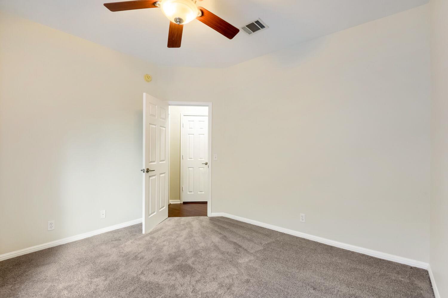 8215 Menlo Park Pl, Round Rock, TX 78681