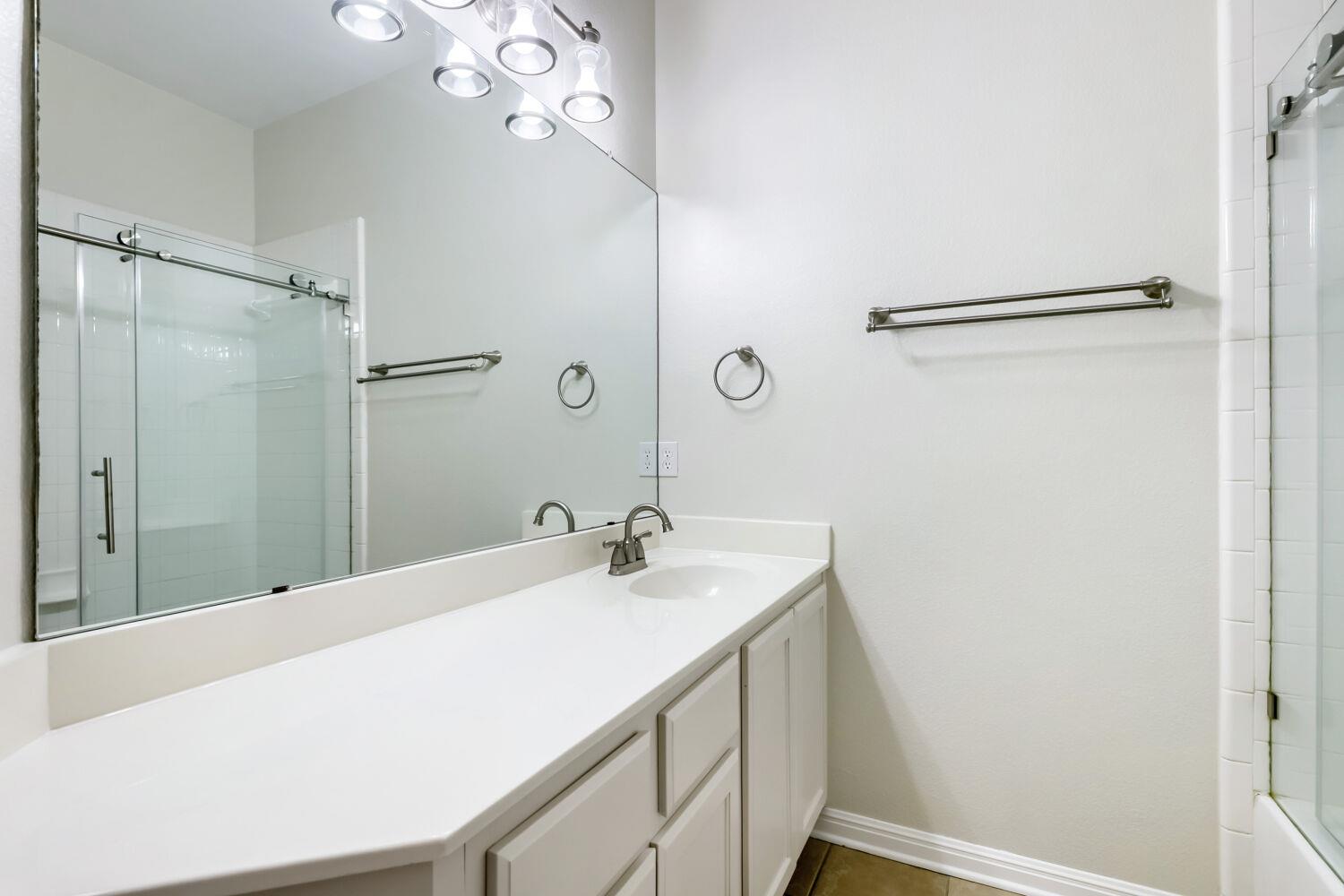 8215 Menlo Park Pl, Round Rock, TX 78681