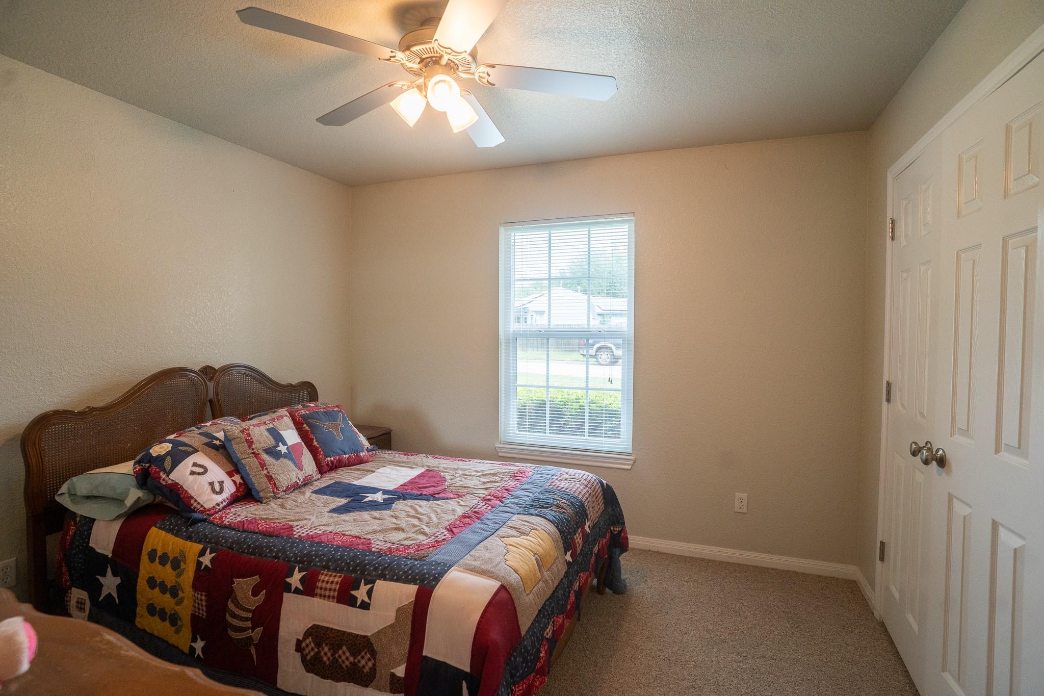 3209 Crystal Cir, Taylor, TX 76574