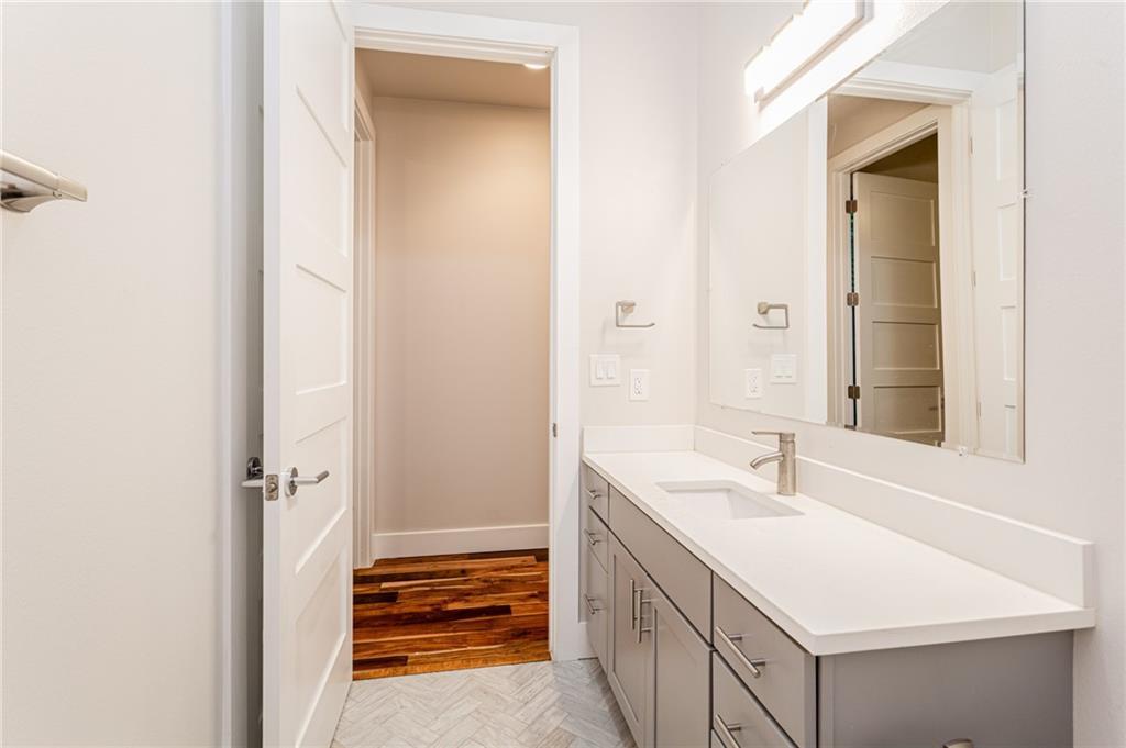 2509 Del Curto Rd # B, Austin, TX 78704