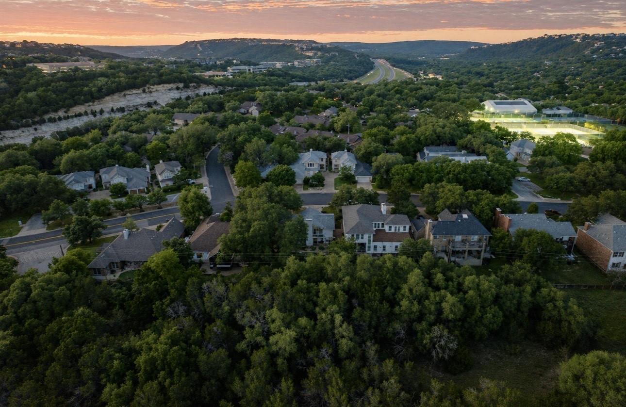 5724 N SCOUT ISLAND Cir, Austin, TX 78731