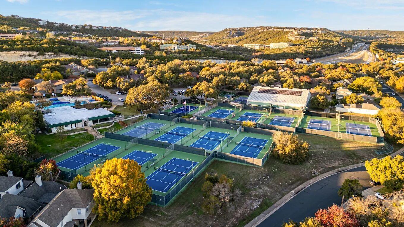 5724 N SCOUT ISLAND Cir, Austin, TX 78731