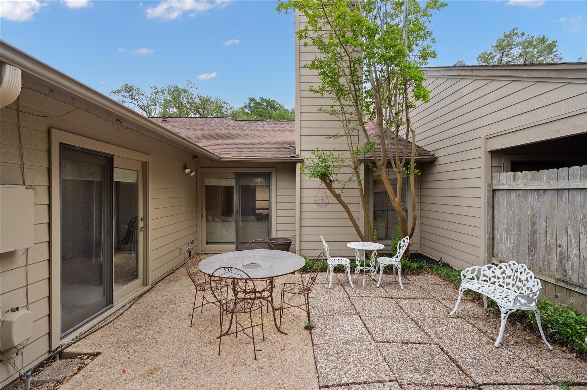 5724 N SCOUT ISLAND Cir, Austin, TX 78731