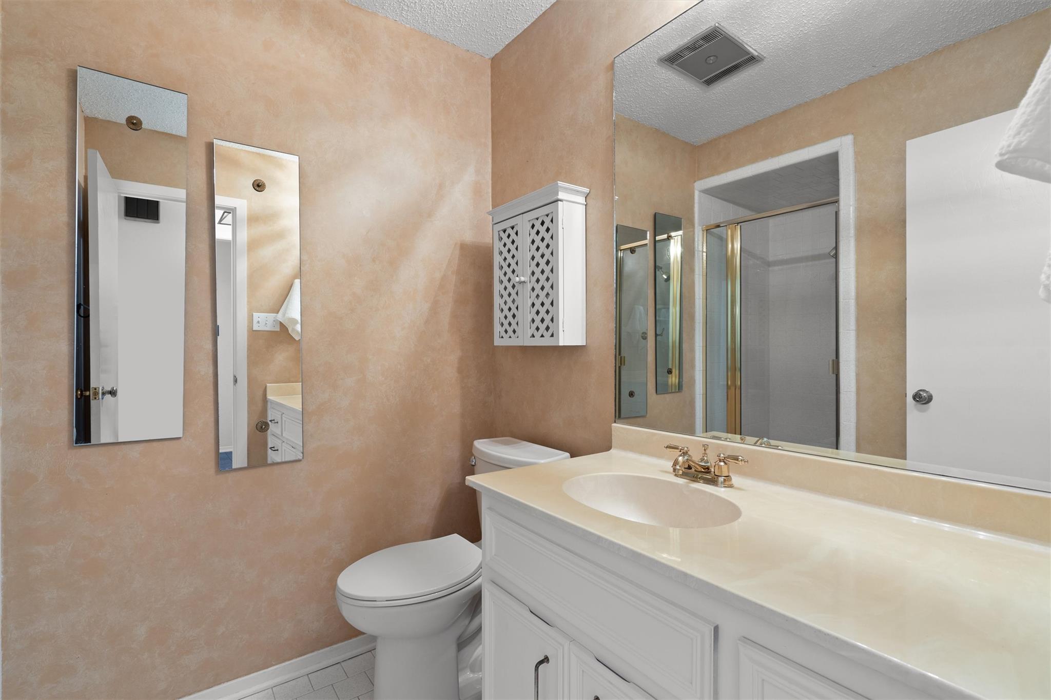 5724 N SCOUT ISLAND Cir, Austin, TX 78731