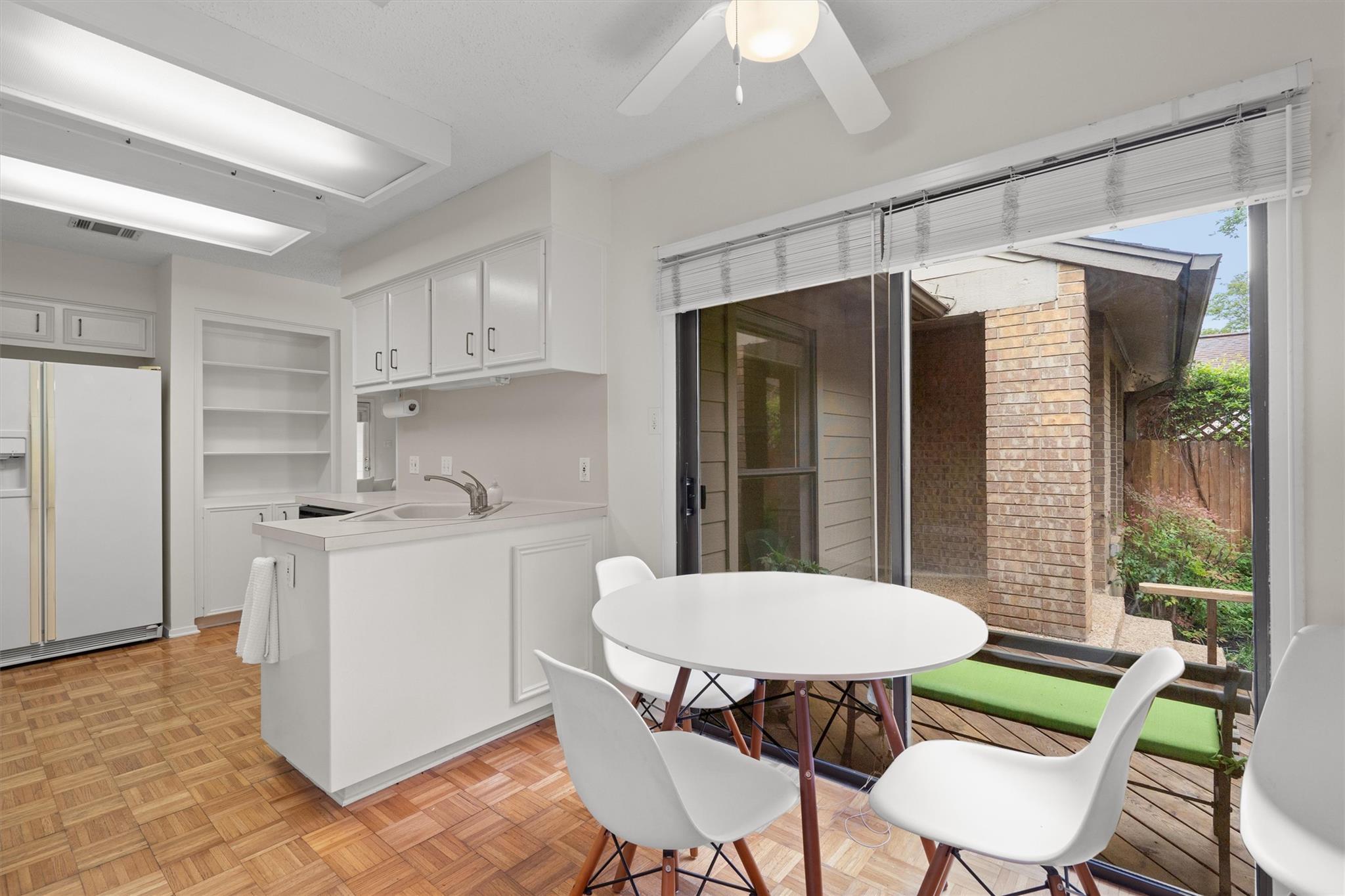 5724 N SCOUT ISLAND Cir, Austin, TX 78731