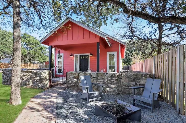 241 Haydon St, Dripping Springs, TX 78620