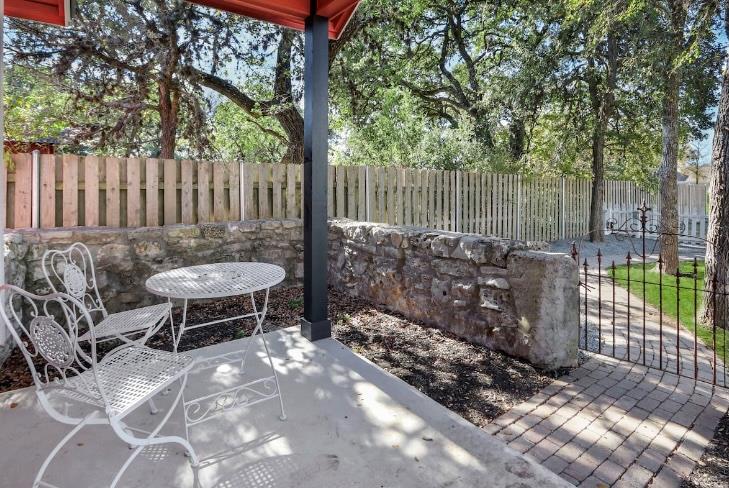 241 Haydon St, Dripping Springs, TX 78620