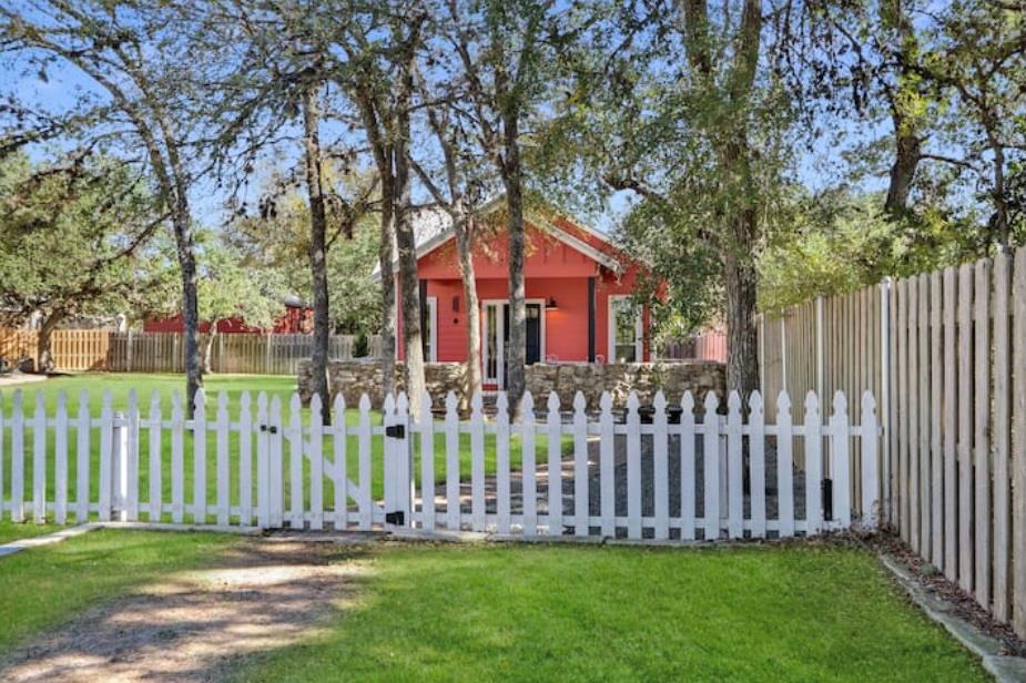 241 Haydon St, Dripping Springs, TX 78620