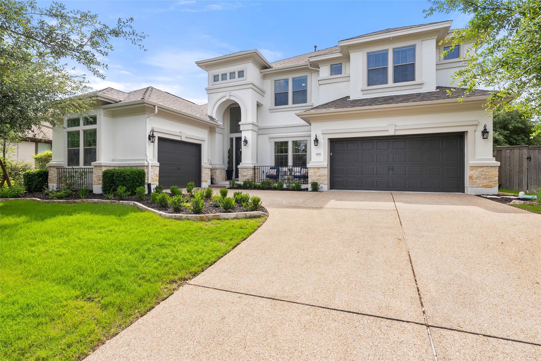 1928 Long Bow Dr, Leander, TX 78641