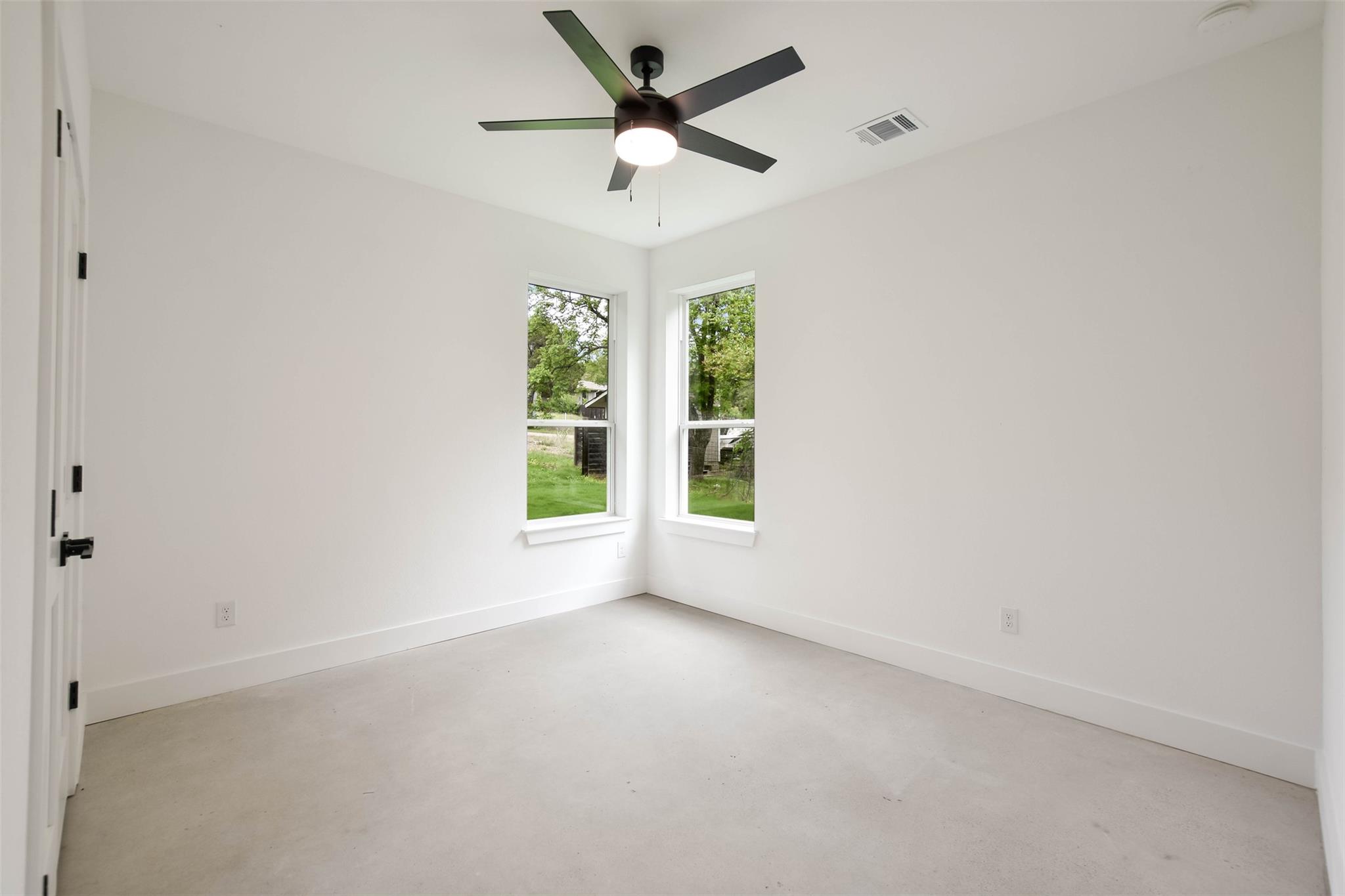 10901 W Lakeview Dr, Jonestown, TX 78645