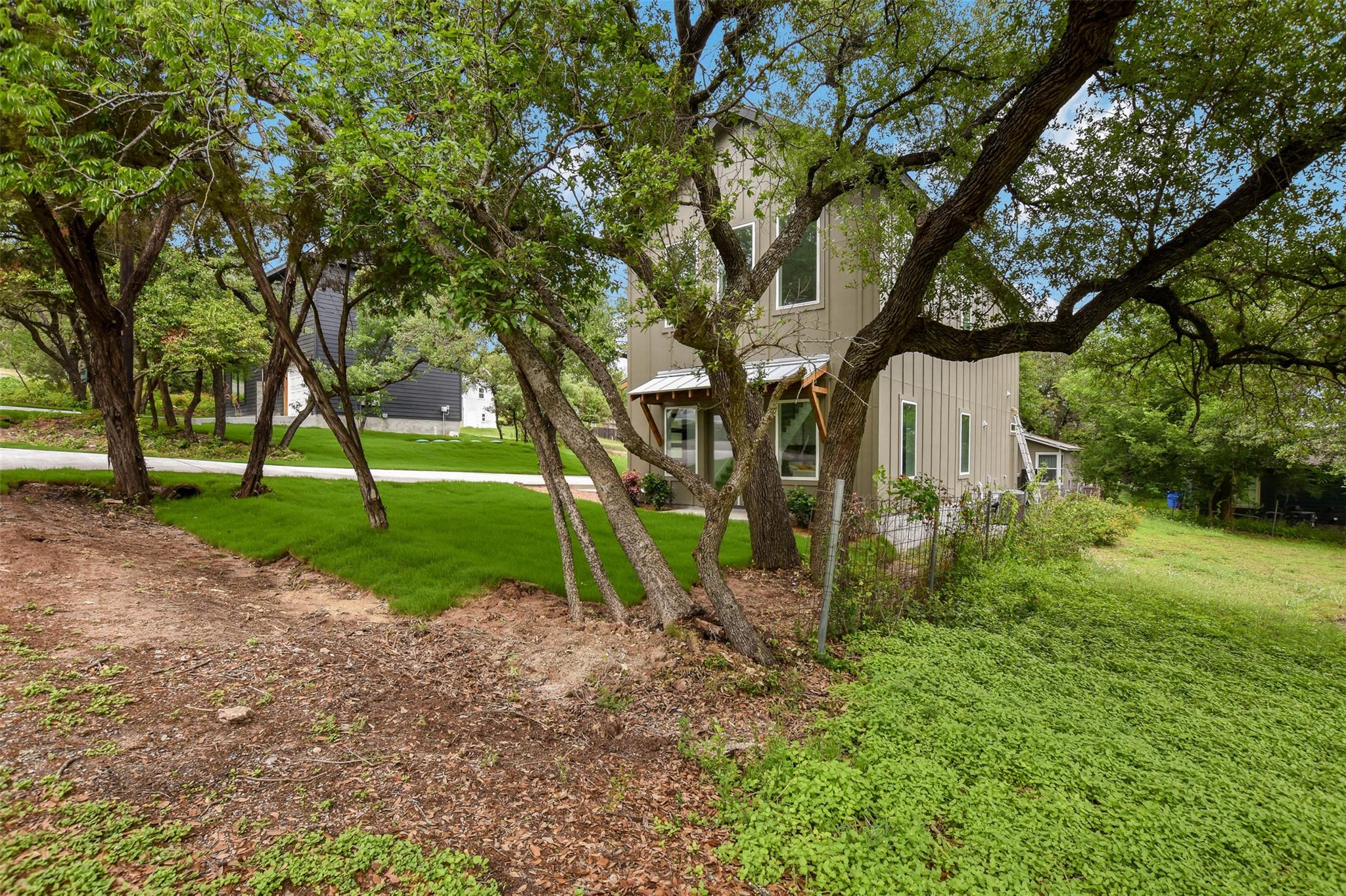 10901 W Lakeview Dr, Jonestown, TX 78645