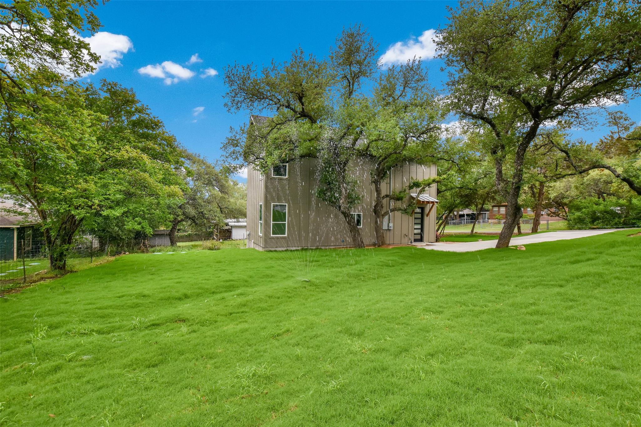 10901 W Lakeview Dr, Jonestown, TX 78645