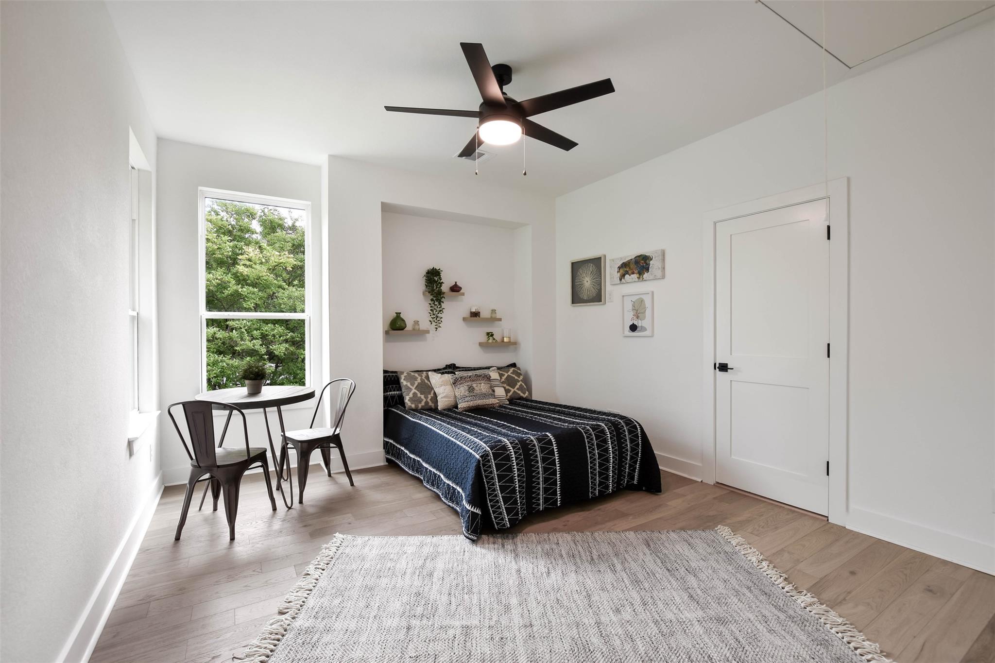 10901 W Lakeview Dr, Jonestown, TX 78645