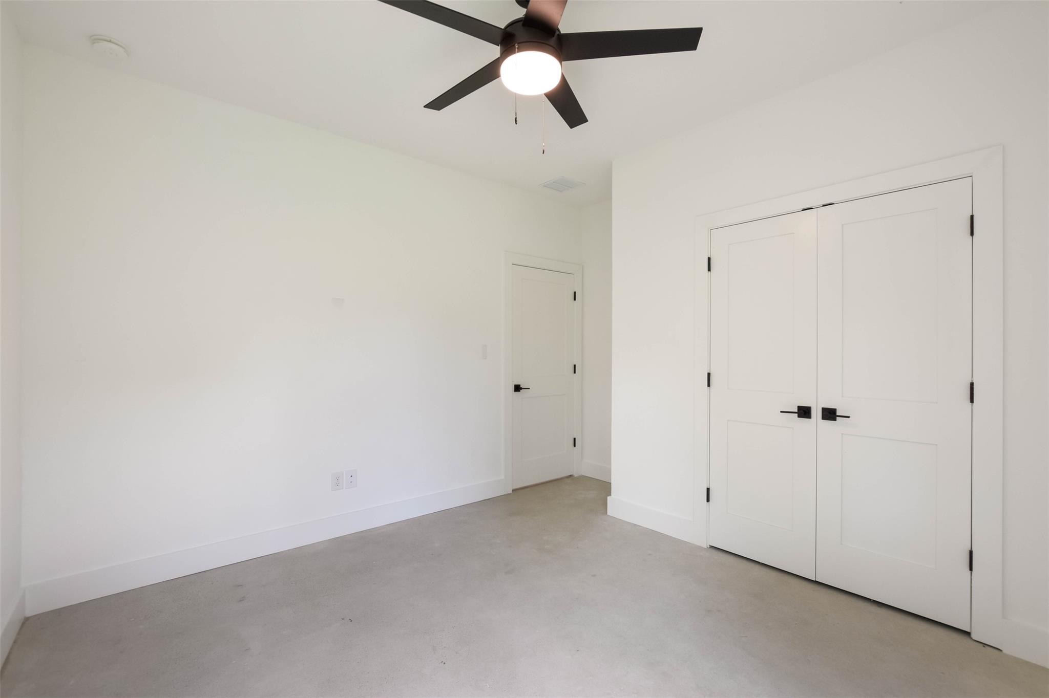 10901 W Lakeview Dr, Jonestown, TX 78645