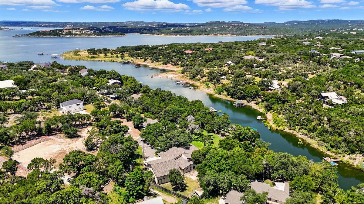 8023 Lakeview St, Volente, TX 78641