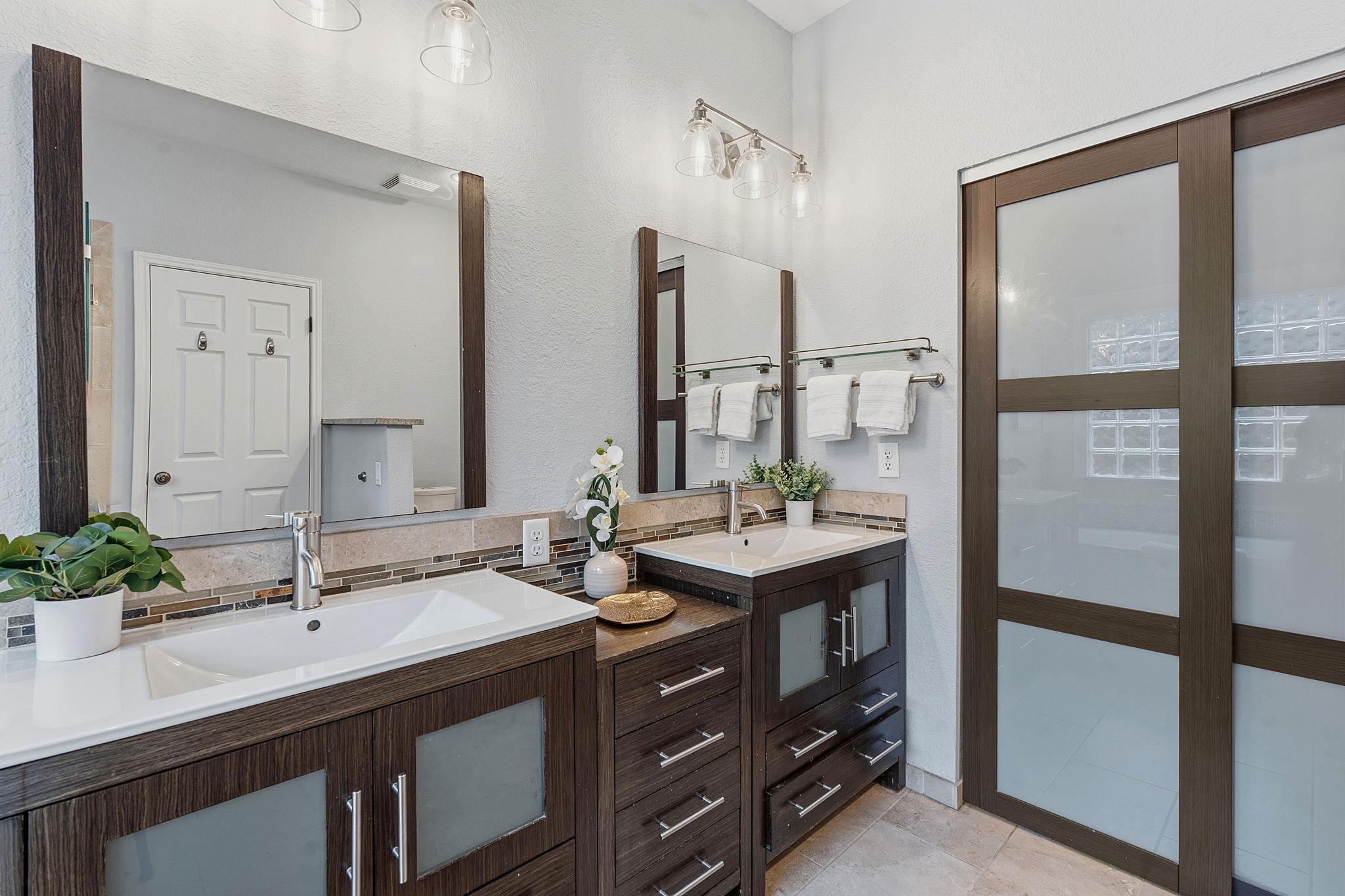 7302 John Blocker Dr, Austin, TX 78749