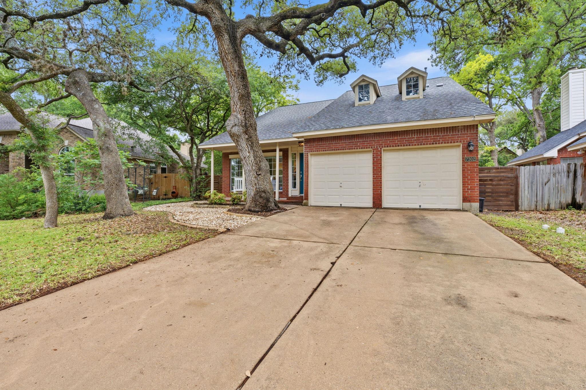 7302 John Blocker Dr, Austin, TX 78749