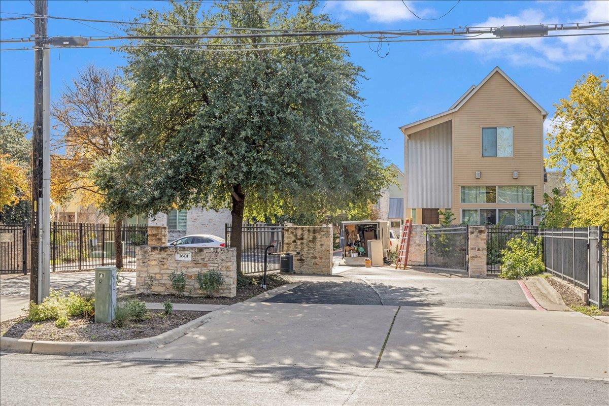 1601 Houston St # 3, Austin, TX 78756