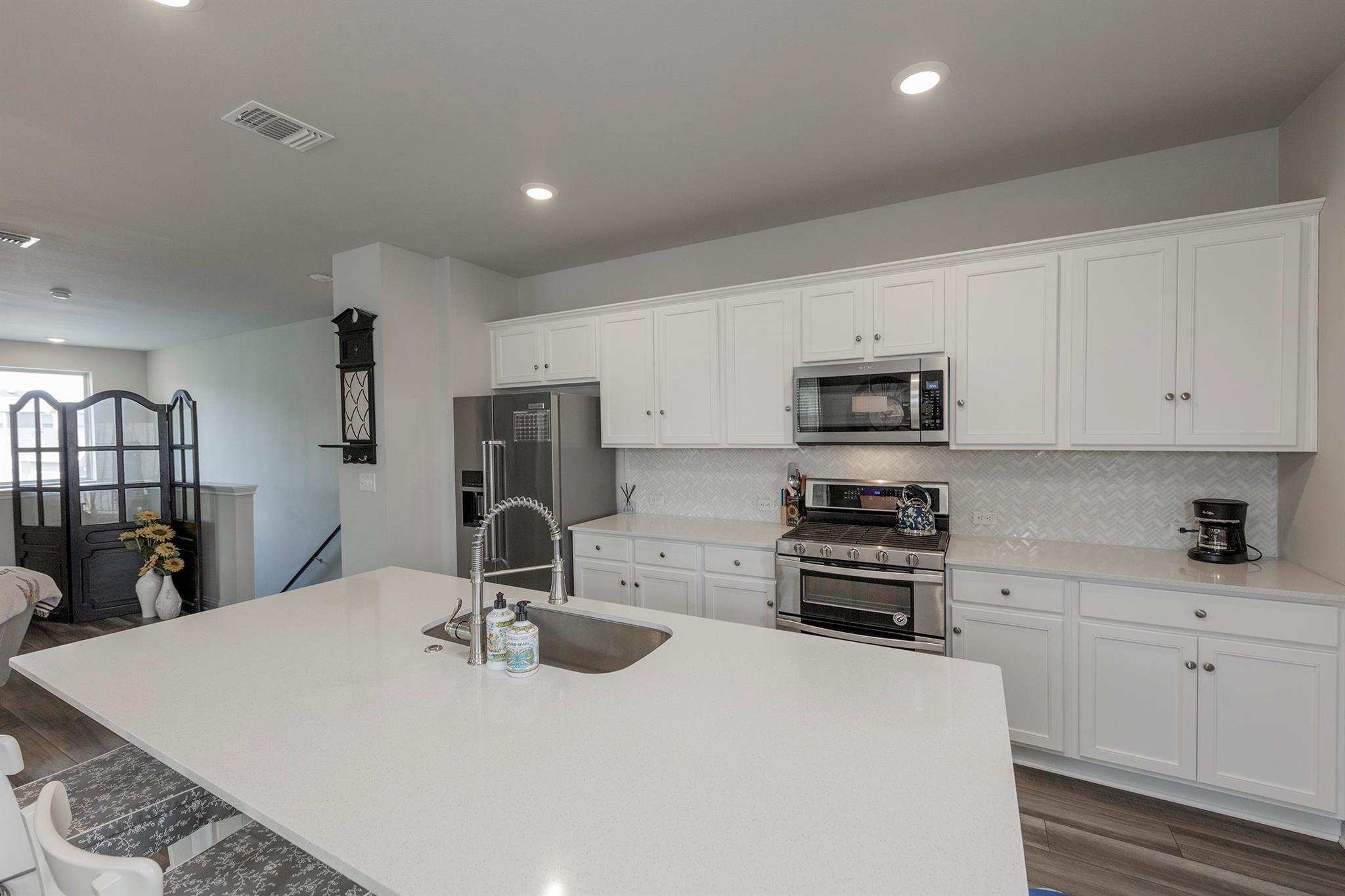 7915 Mellencamp Dr, Austin, TX 78744