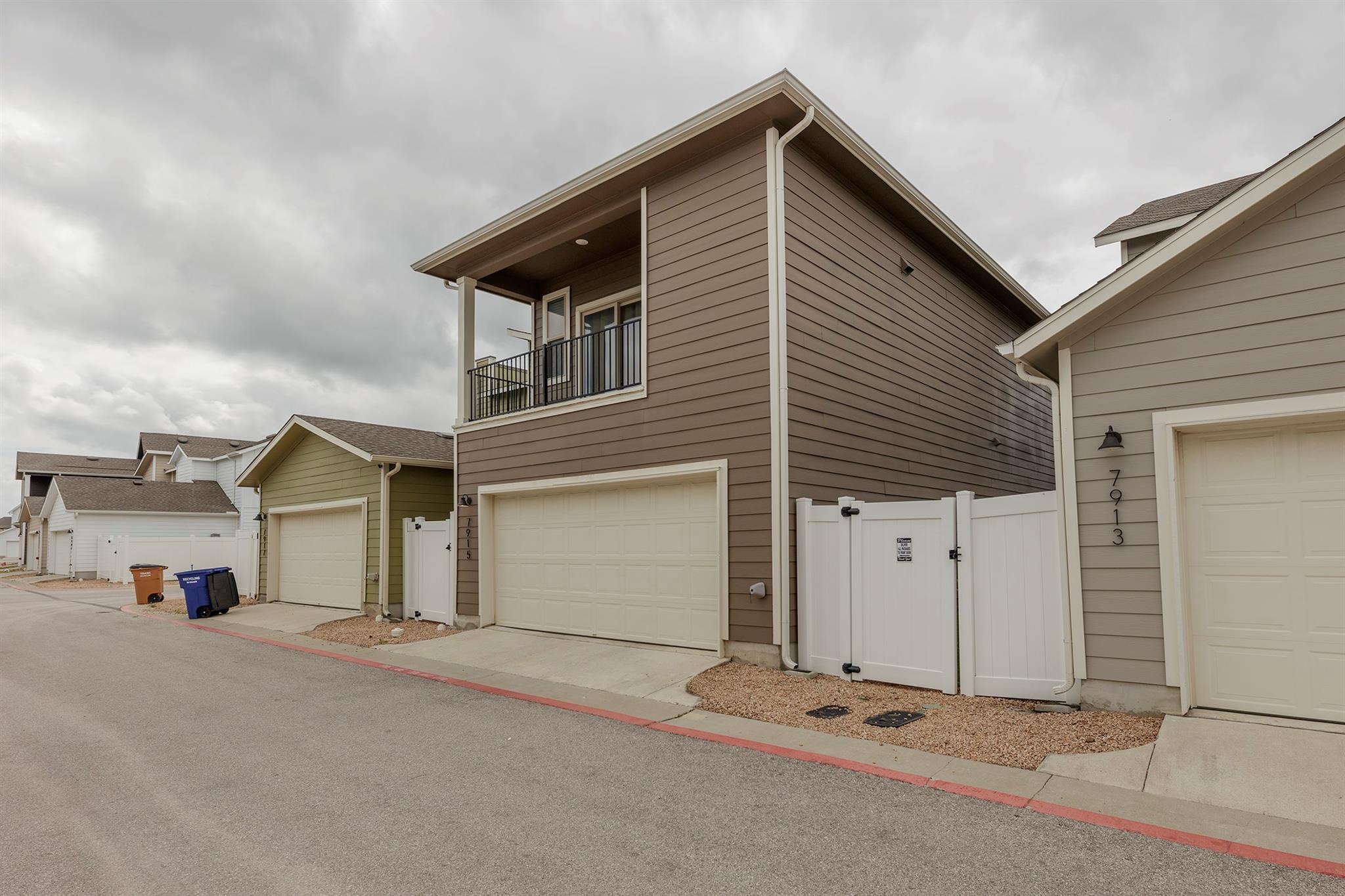 7915 Mellencamp Dr, Austin, TX 78744