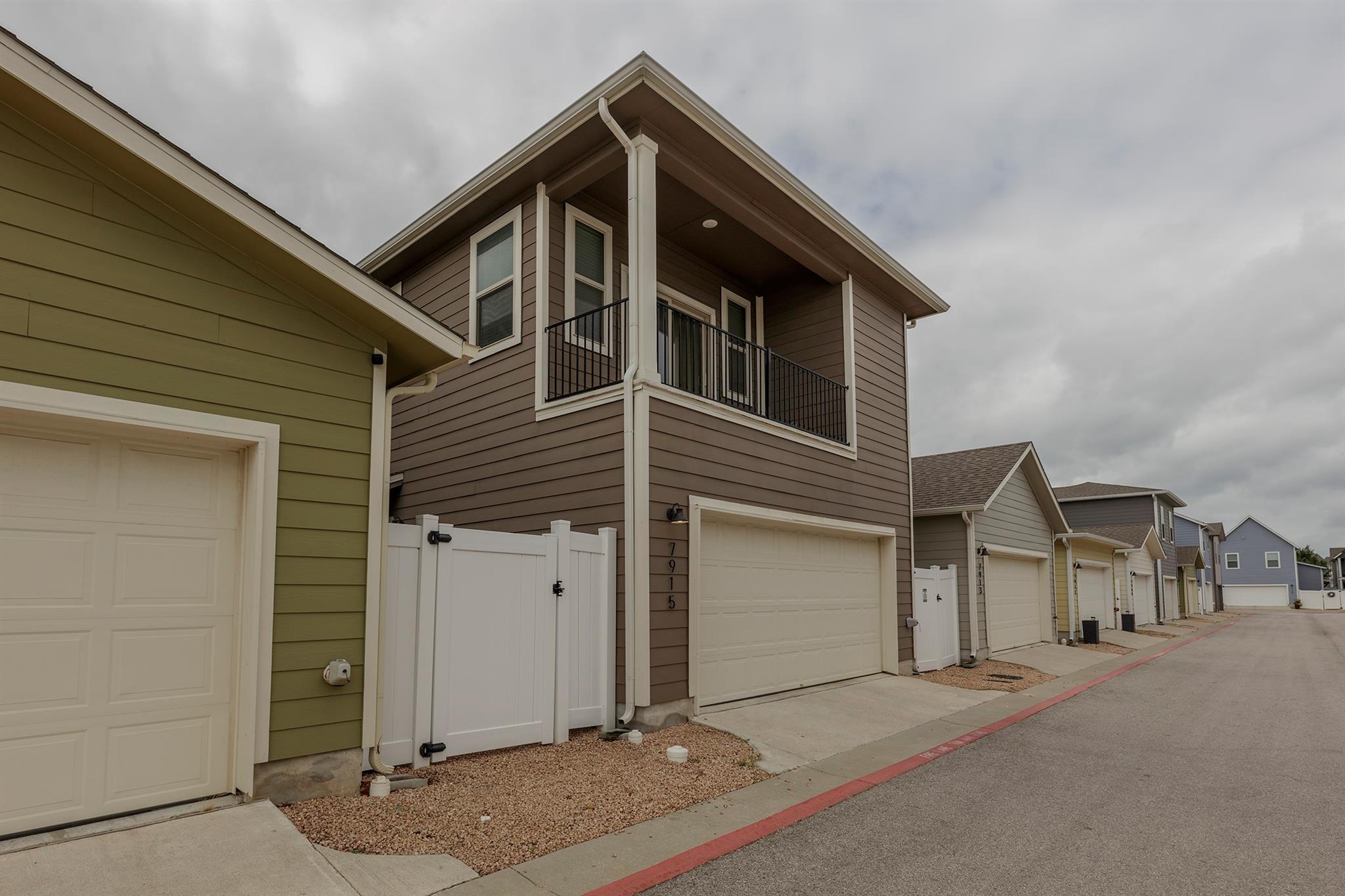 7915 Mellencamp Dr, Austin, TX 78744