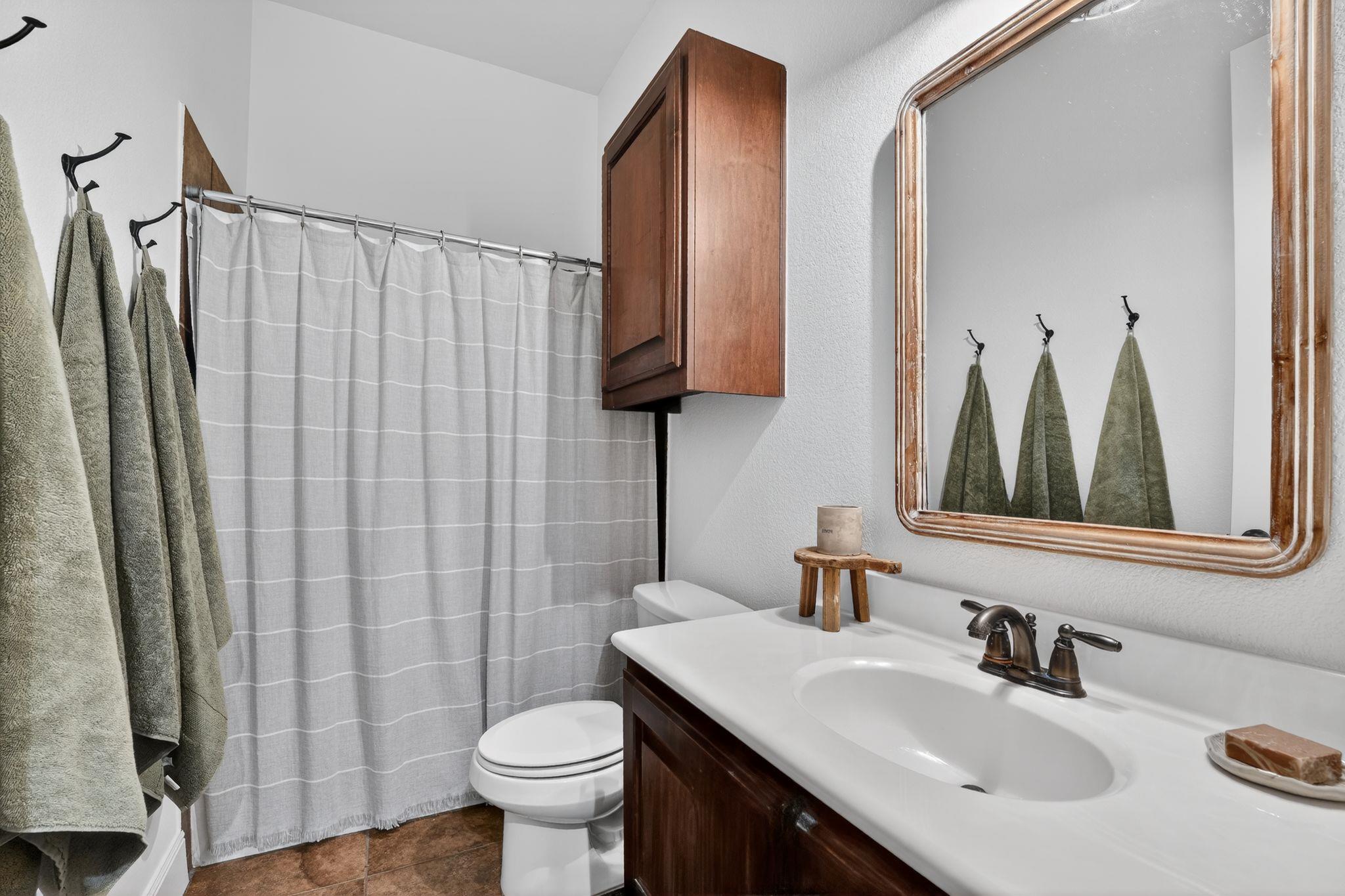 14 PRESTONWOOD Cir, Lakeway, TX 78734