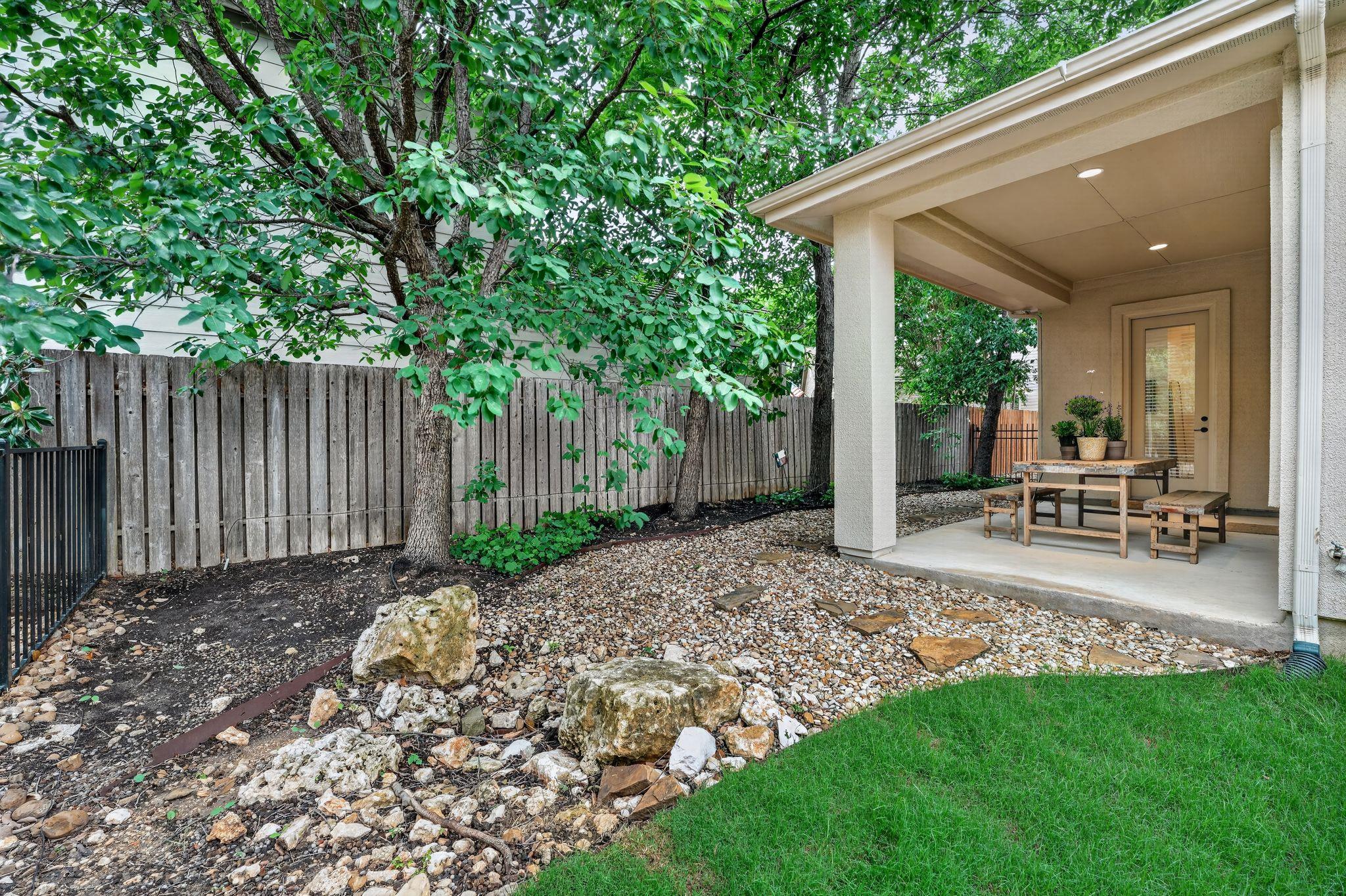 14 PRESTONWOOD Cir, Lakeway, TX 78734