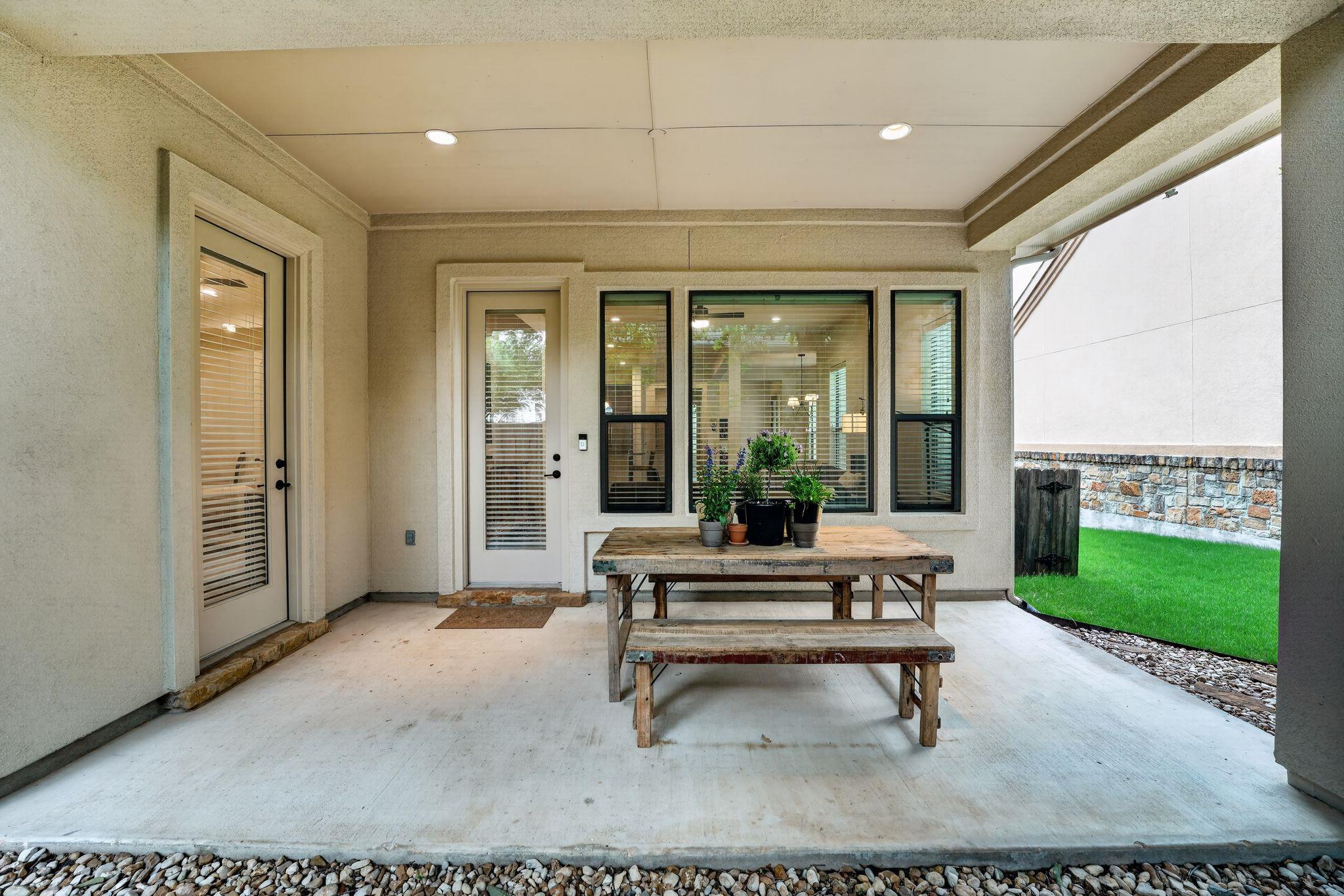 14 PRESTONWOOD Cir, Lakeway, TX 78734