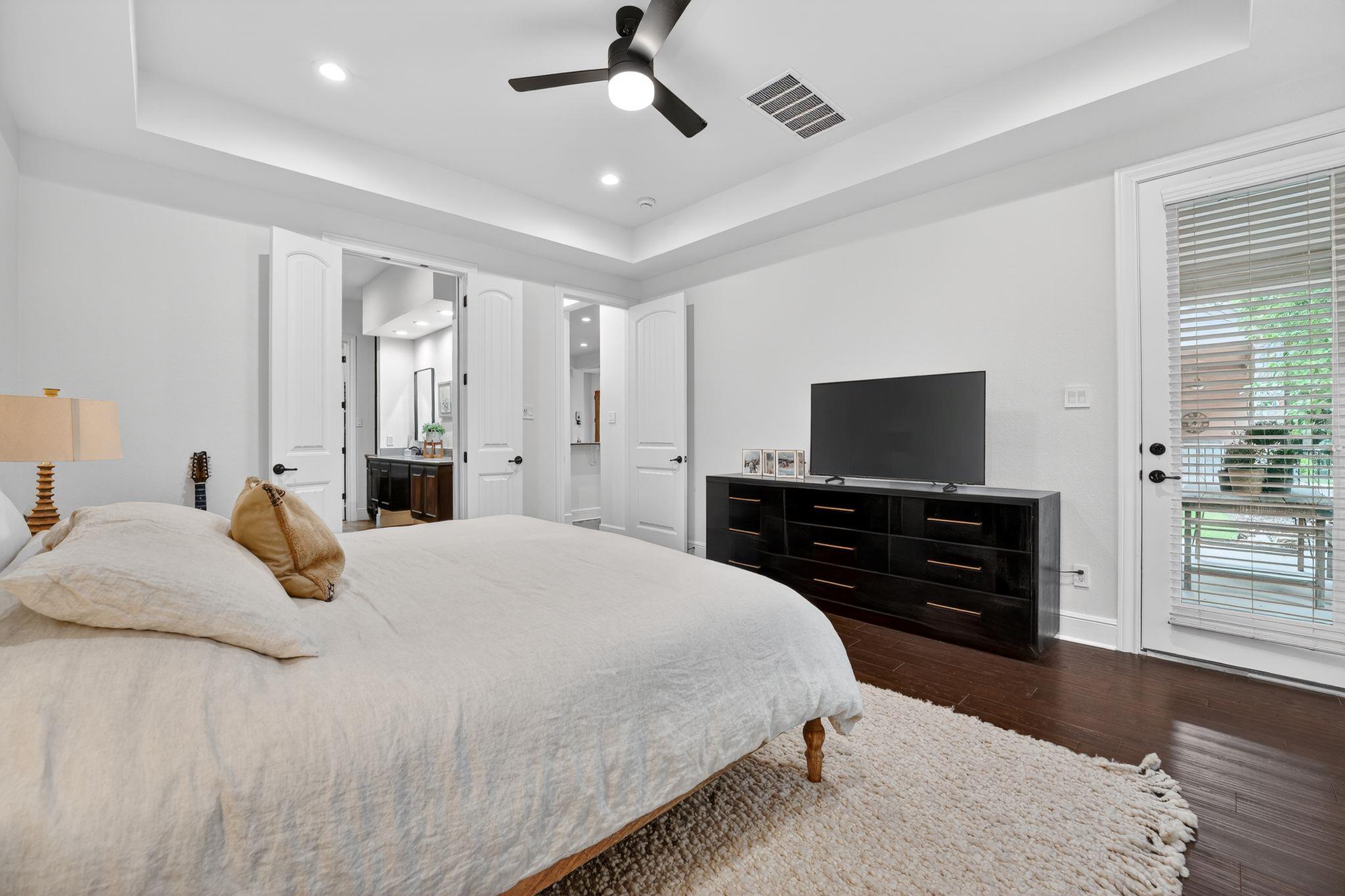 14 PRESTONWOOD Cir, Lakeway, TX 78734