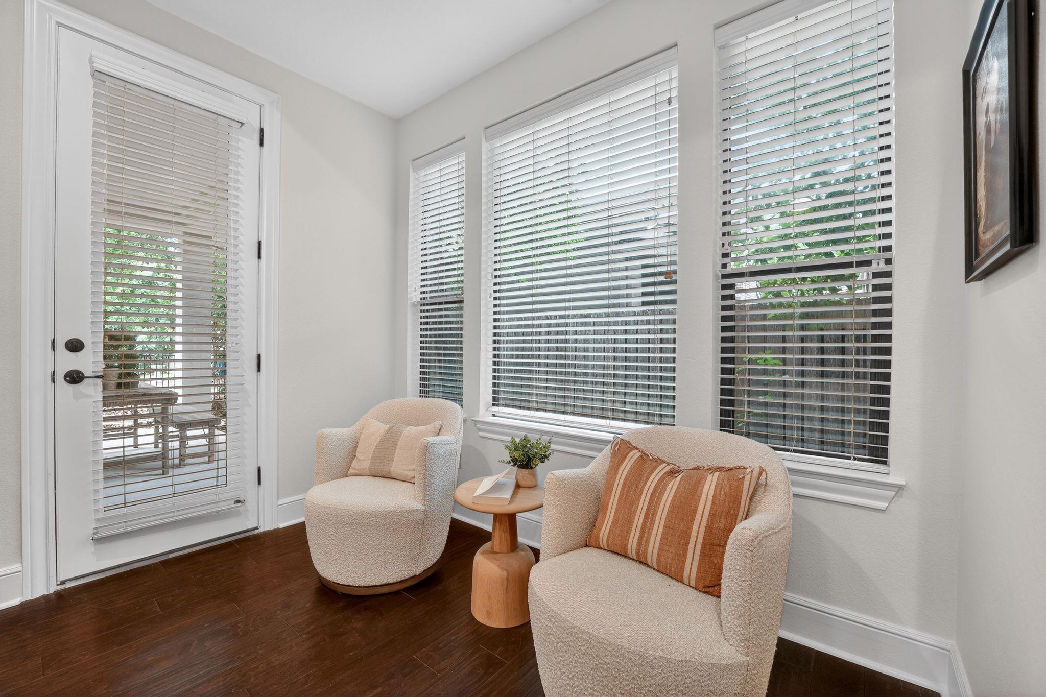 14 PRESTONWOOD Cir, Lakeway, TX 78734