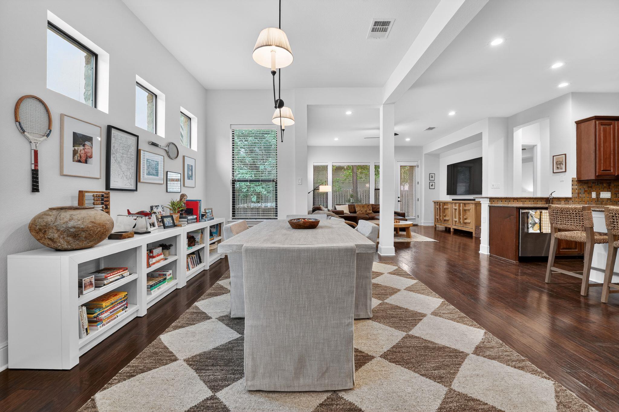 14 PRESTONWOOD Cir, Lakeway, TX 78734