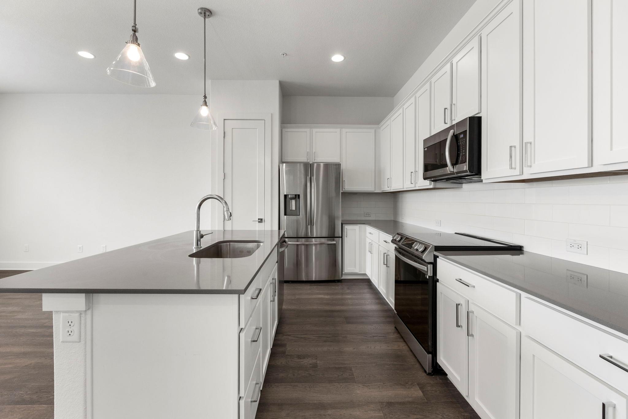 2050 Lohmans Spur Rd # 2005, Lakeway, TX 78734