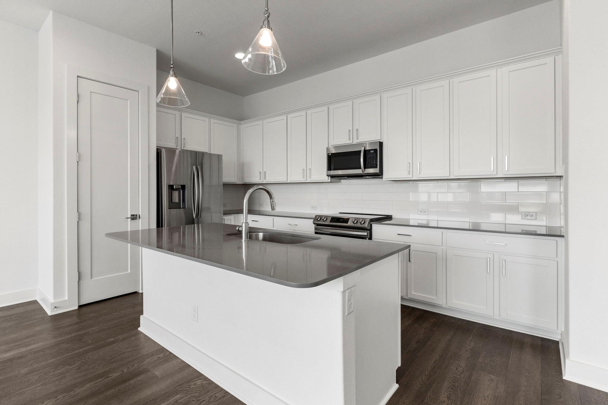 2050 Lohmans Spur Rd # 2005, Lakeway, TX 78734