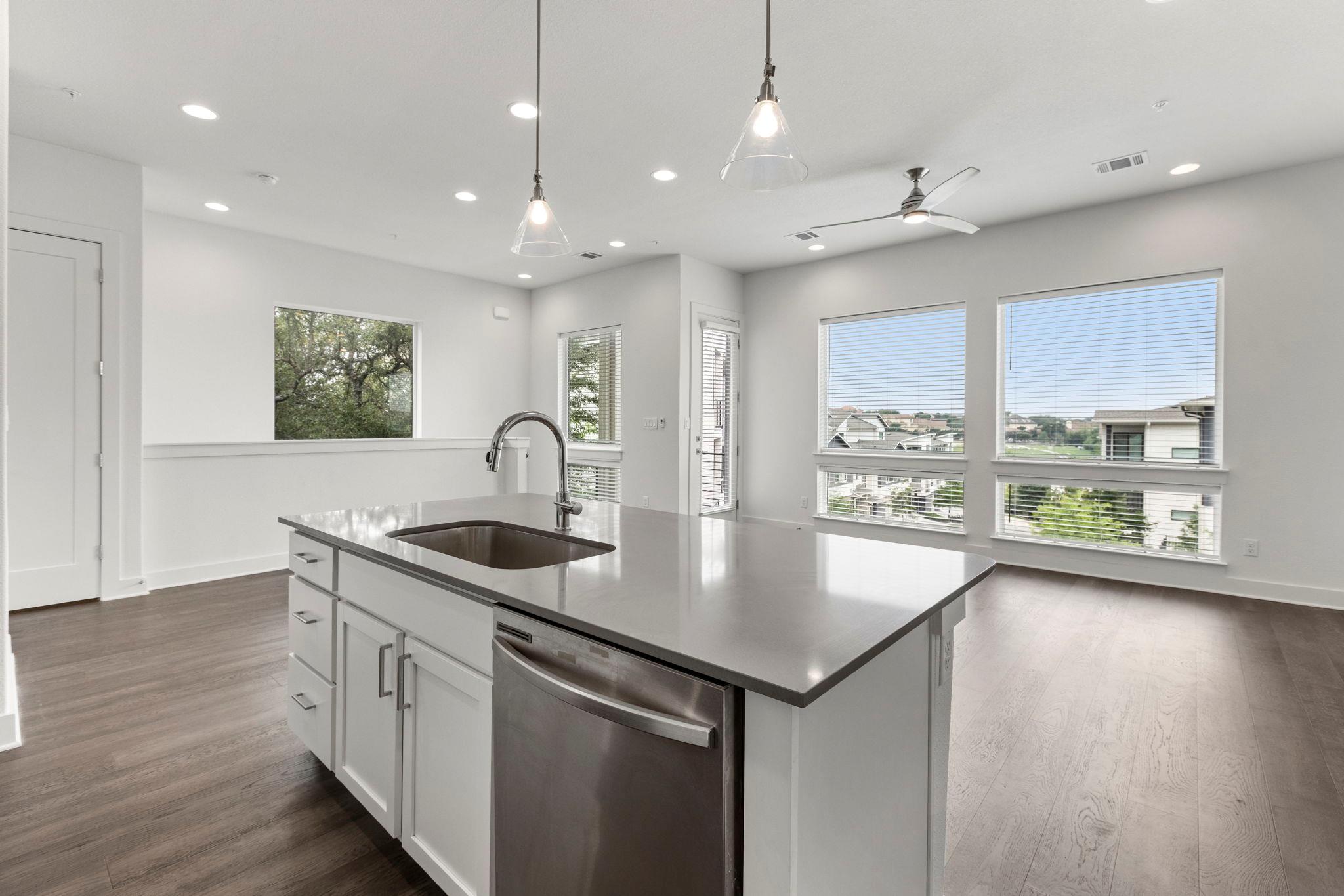 2050 Lohmans Spur Rd # 2005, Lakeway, TX 78734