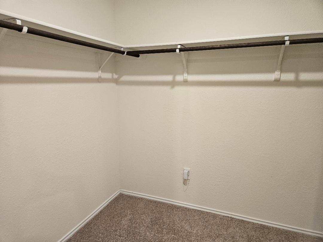 19405 Bear Grass Dr, Elgin, TX 78621