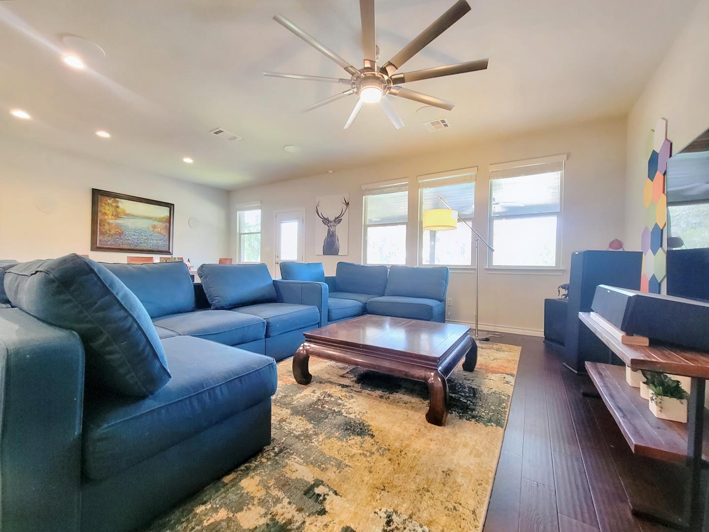 365 Mary Max Cir, San Marcos, TX 78666