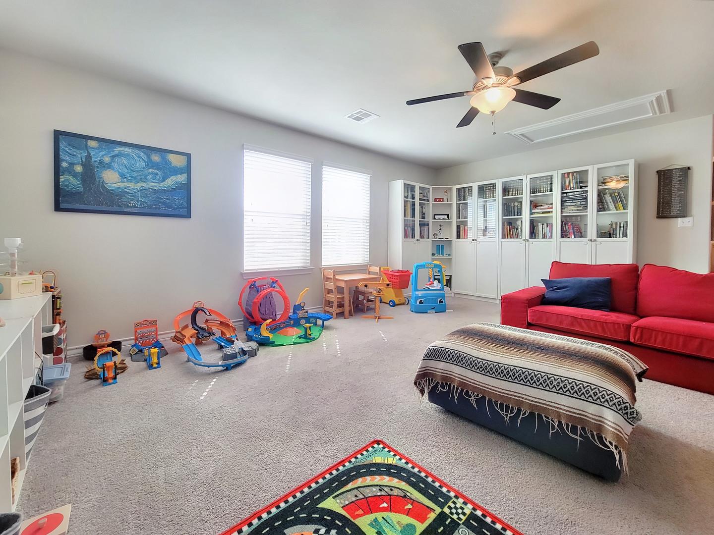 365 Mary Max Cir, San Marcos, TX 78666