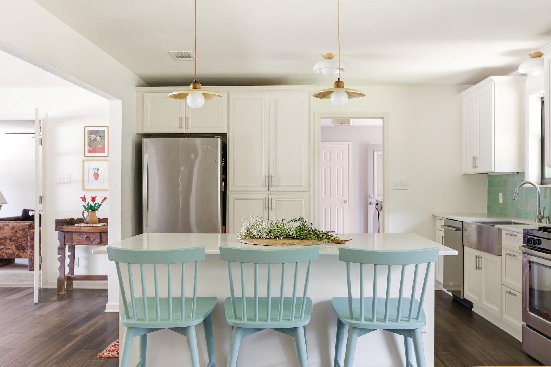 500 S Rio Grande St, Lockhart, TX 78644